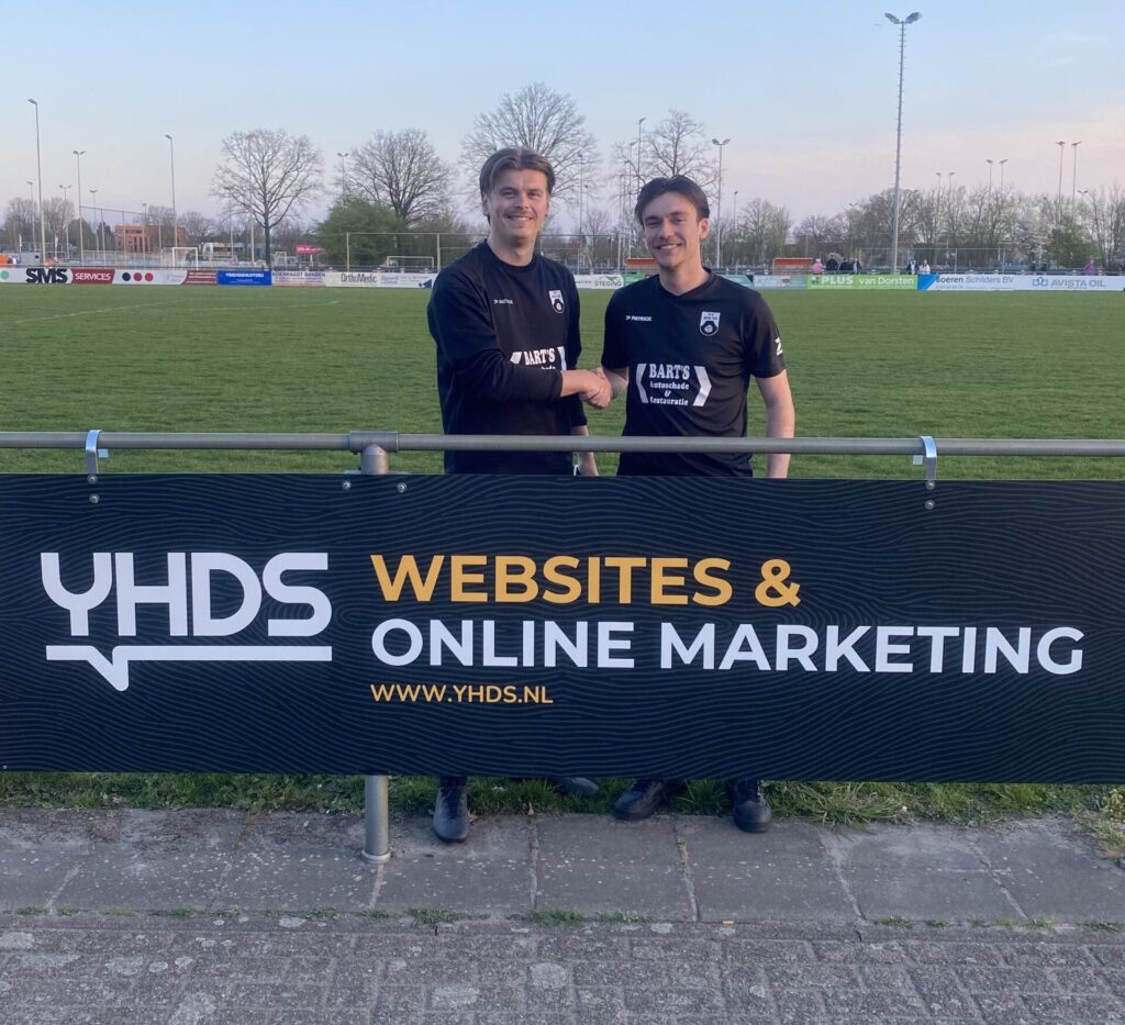 YHDS sponsorbord bij DVO'60 Roosendaal